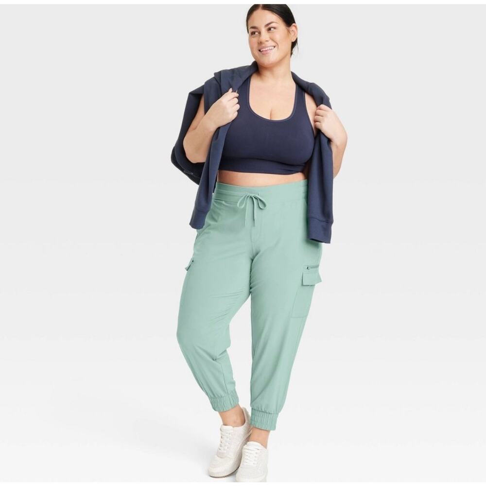Women's Active Light Mid-Rise Cargo Joggers - All In Motion S